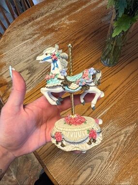 1980-1990 ploy resin carousel horse